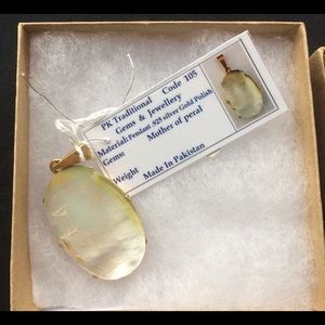 Mother of pearl pendant